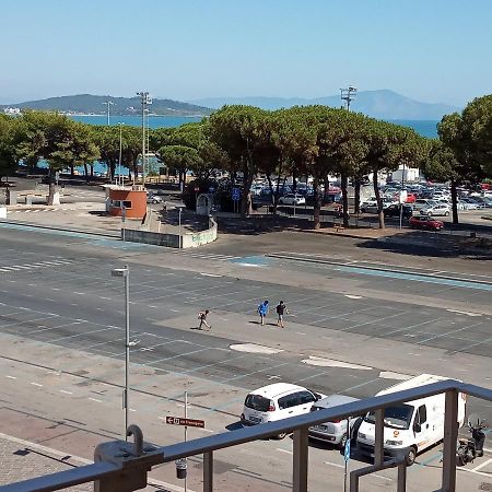 Holiday House Maurizio Formia Bagian luar foto