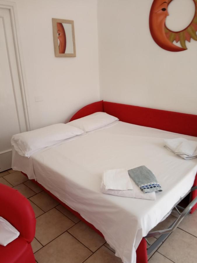 Holiday House Maurizio Formia Bagian luar foto