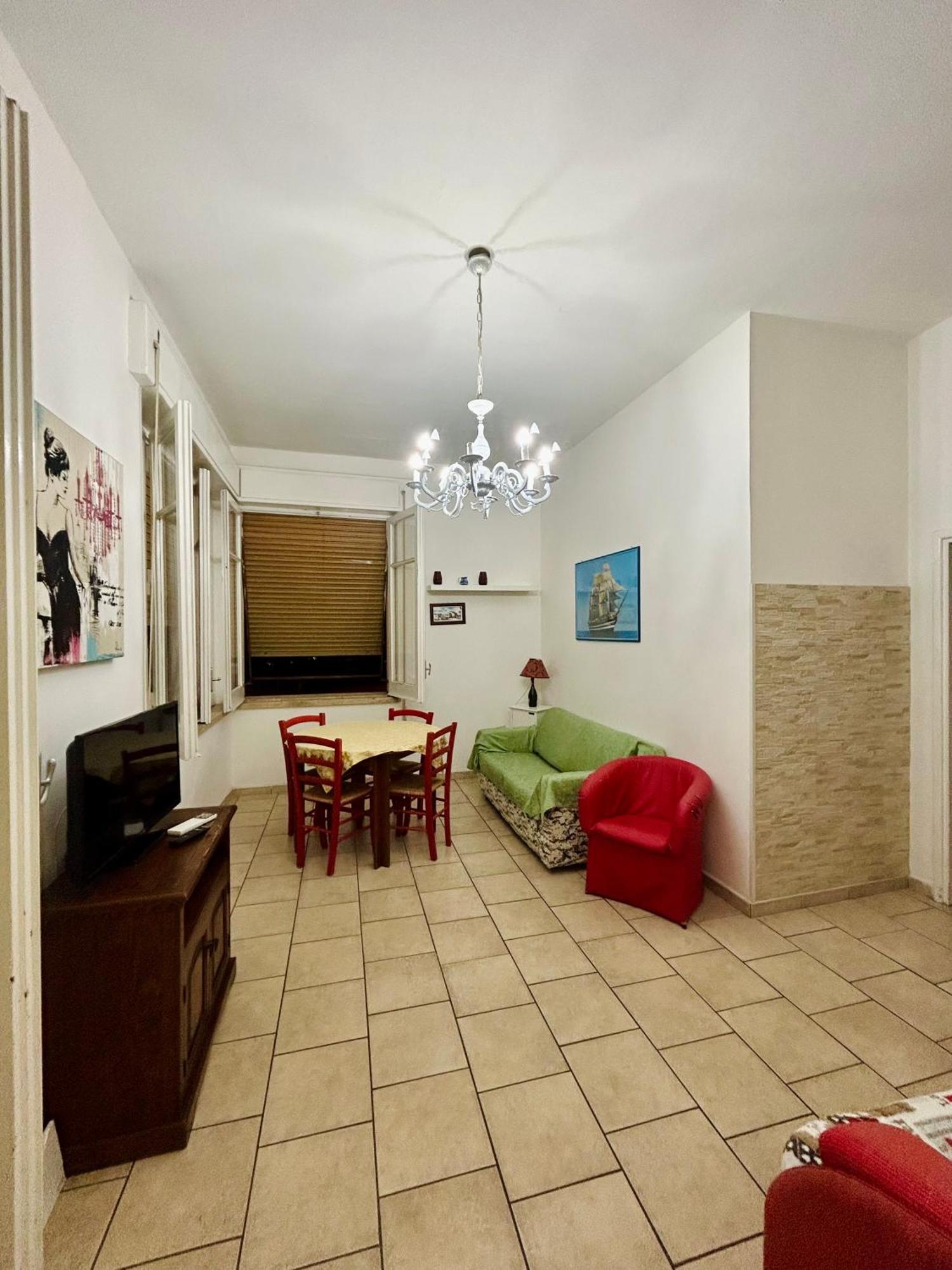 Holiday House Maurizio Formia Bagian luar foto